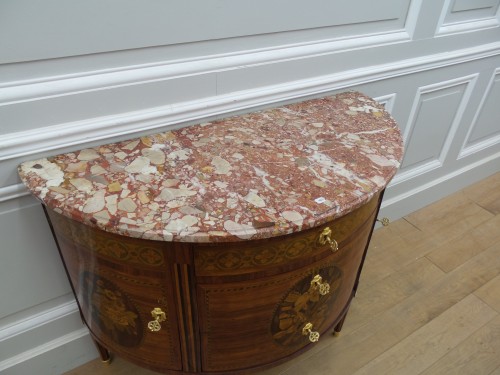 Commode demi-lune estampillée J. Stumpff - Mobilier Style Louis XVI