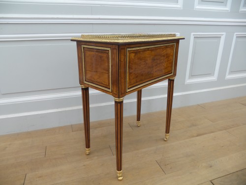 Jardinière d'époque Louis XVI estampillée C.C SAUNIER - Mobilier Style Louis XVI