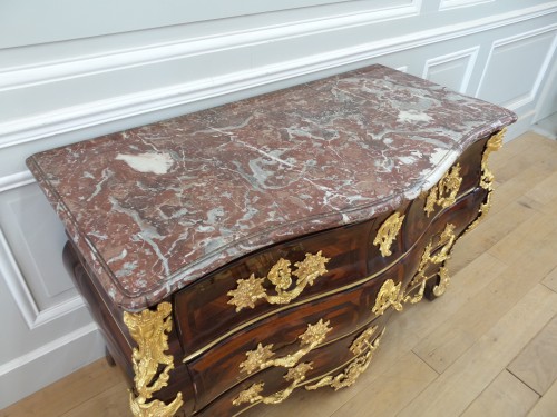 Régence - Commode tombeau d'époque Régence