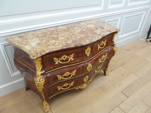 Commode tombeau Louis XV estampillée FG pour Francois Garnier - La Jurande