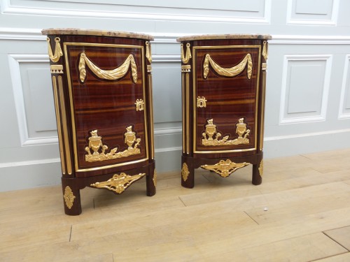 Paire d'encoignure - Mobilier Style Louis XVI