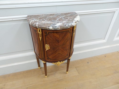 Petite commode Louis XVI - Mobilier Style Louis XVI