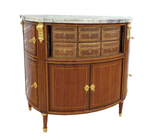 Commode demi-lune, estampillée P.GARNIER