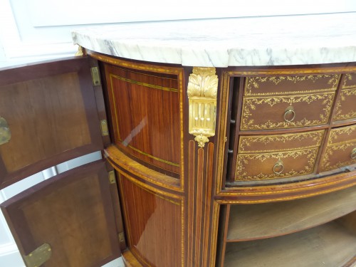 XVIIIe siècle - Commode demi-lune, estampillée P.GARNIER