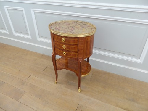 Mobilier Table & Guéridon - Table chiffonnière estampillée IP DUSSAUTOY