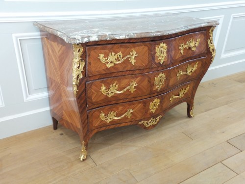 Commode d'époque Louis XV - Mobilier Style Louis XV