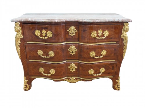 Commode Arbalète d'époque Régence