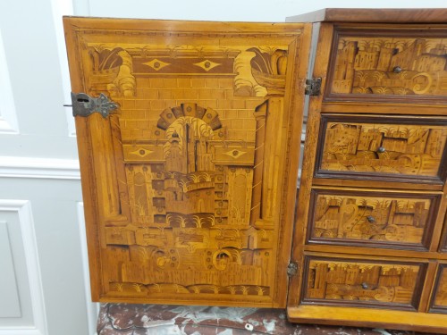 Mobilier Cabinet & Coffre - Petit cabinet du 17e siècle