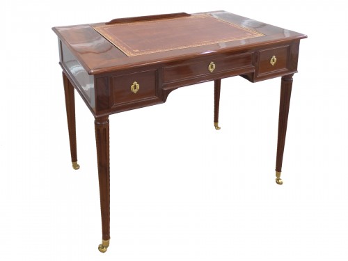 French Louis XVI desk stamped Gaspard Schneider