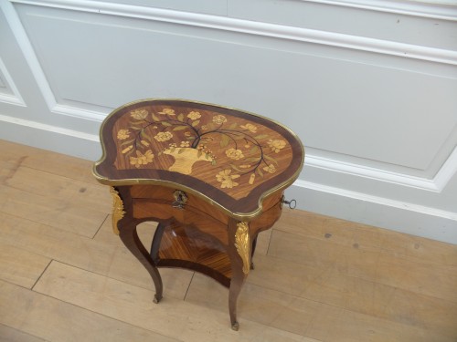 Table de salon d'époque Louis XV estampillée Carel - La Jurande