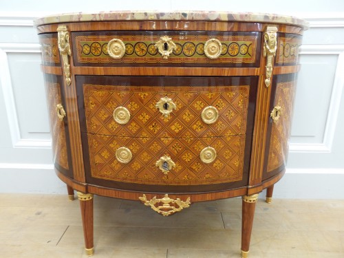 Commode demi-lune en marqueterie estampillée Rubestuck - Louis XVI