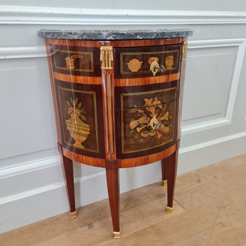 Commode Demi-lune époque Louis XVI - Mobilier Style Louis XVI