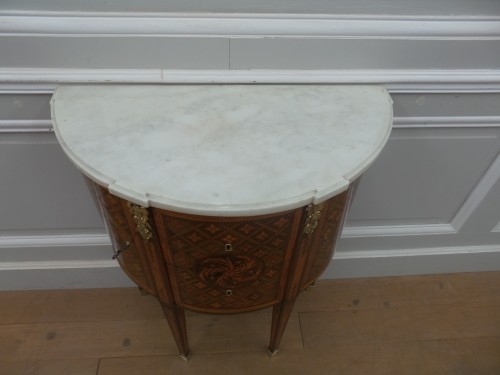 Commode Demi-lune estampillée R. Lacroix - Mobilier Style Louis XVI