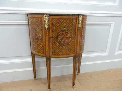 Commode Demi-lune estampillée R. Lacroix - La Jurande