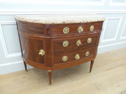 Commode demi lune d'époque Louis XVI - Mobilier Style Louis XVI