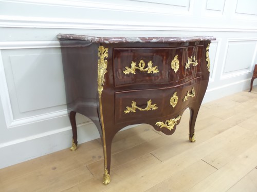 XVIIIe siècle - Commode Louis XV