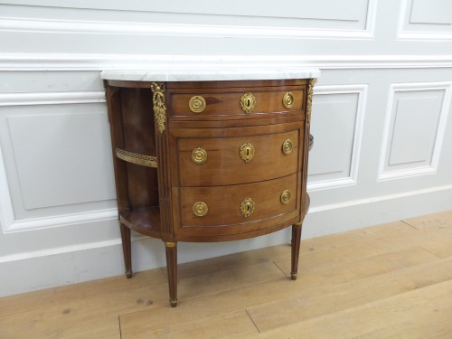 Commode demi-lune à encoignure d'époque Louis XVI estampillée L.AUBRY - La Jurande