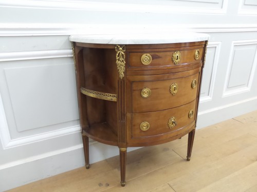 Commode demi-lune à encoignure d'époque Louis XVI estampillée L.AUBRY - Louis XVI