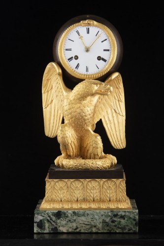 19th century - Empire bronze Pendule “a l’Eagle”