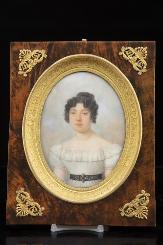 Portrait miniature sur ivoire signé B. DOIZI 1827 - Objets de Vitrine Style Empire