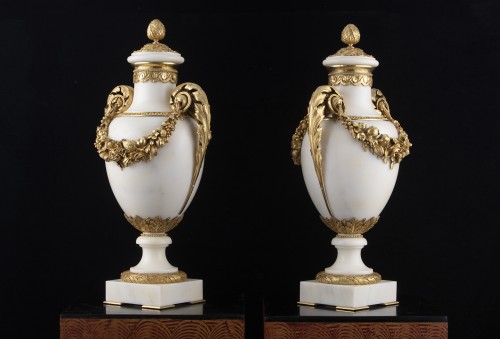 Pair of Louis XVI marble and bronze vases - Decorative Objects Style Louis XVI