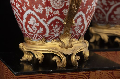 Objet de décoration Cassolettes, coupe et vase - Paire de cache-pots en porcelaine de Chine d'époque Kangxi