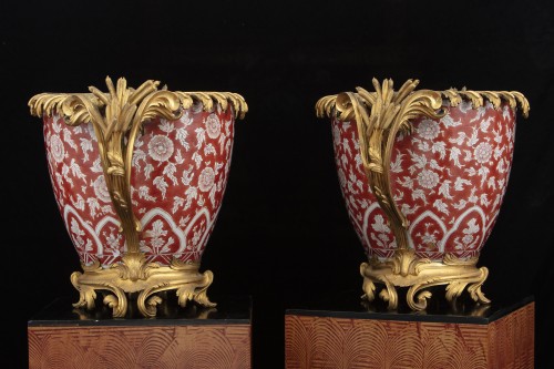 Antiquités - Paire de cache-pots en porcelaine de Chine d'époque Kangxi