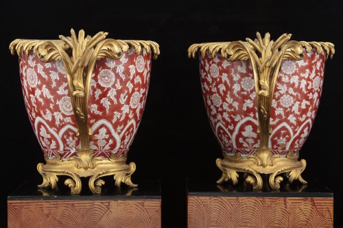 Antiquités - Paire de cache-pots en porcelaine de Chine d'époque Kangxi