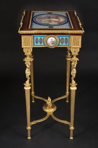 Mobilier Table & Guéridon - Table de milieu en bronze et porcelaine