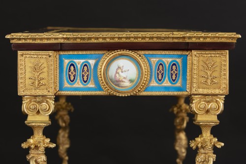 Restauration - Charles X - Table de milieu en bronze et porcelaine