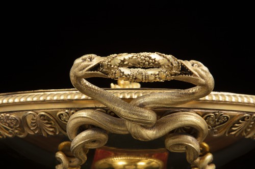 Centre de table /brûle encens en bronze. Russie fin 18e - Objet de décoration Style Directoire
