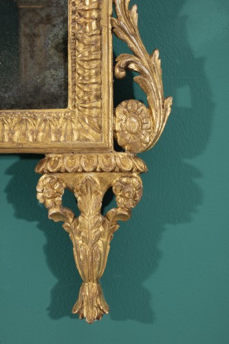 Miroirs, Trumeaux  - Miroir Louis XVI en bois doré sculpté