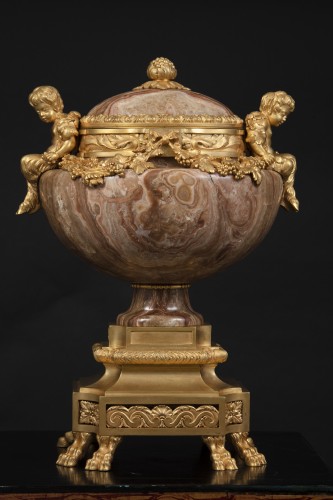 Antiquités - Centre table bronze doré et albâtre oriental