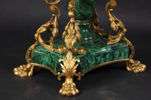 Mobilier Table & Guéridon - Table basse bronze et malachite de Sibérie, Russie milieu du 19e siècle
