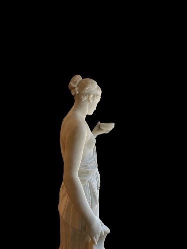 Sculpture Sculpture en Marbre - Déesse Hébé, grand marbre du XIXe siècle
