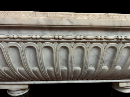 With e marble planter. XIX century - Architectural & Garden Style 