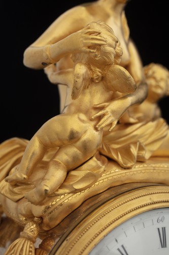 Horology  - Venus with Cupid s- Louis XVI clock signed « Le Comte à Paris »
