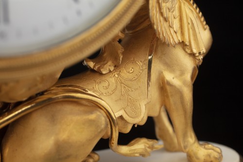 Venus with Cupid s- Louis XVI clock signed « Le Comte à Paris » - 