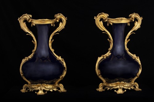 Decorative Objects  - Pair of blue porcelain vases and gilt bronze