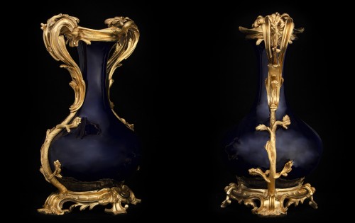 Pair of blue porcelain vases and gilt bronze - 