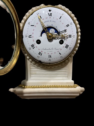 Pendule LXVI with “Phase de Lune” - Louis XVI