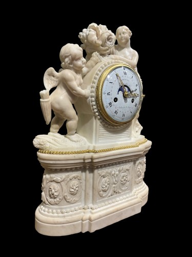 Antiquités - Pendule LXVI with “Phase de Lune”