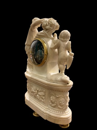 Antiquités - Pendule LXVI with “Phase de Lune”