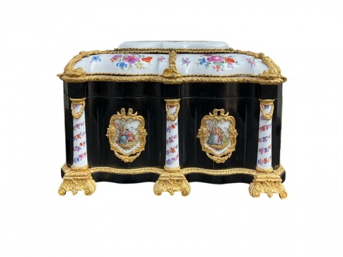 Coffret en bois ébénisé à plaque de porcelaine, A. KOCH 1866