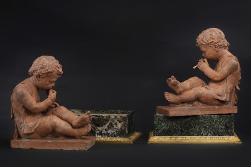 Antiquités - Paire de putti en terre cuite, France fin XVIIIe siècle