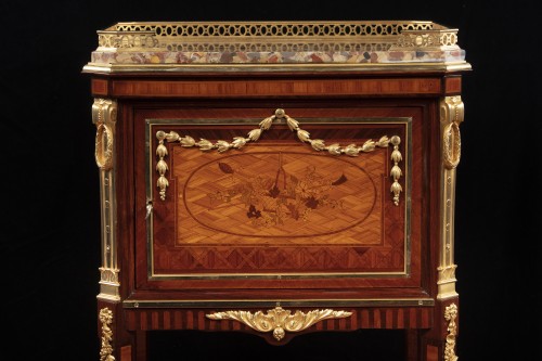 Table in fine wood and bronzes  - Furniture Style Louis XVI
