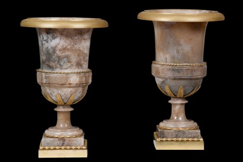 Vases en albâtre et bronze - Objet de décoration Style Directoire