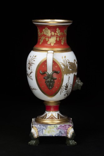 Decorative Objects  - Porcelain vase