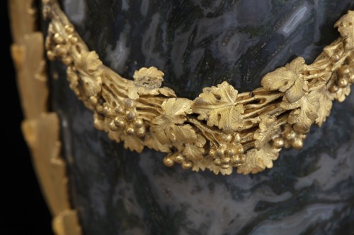 Paire de vases en jaspe de l'Oural et bronze - Louis XVI