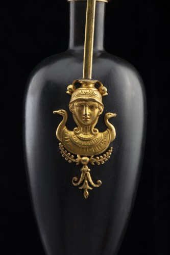 Paire de vase Directoire en bronze - Objet de décoration Style Directoire